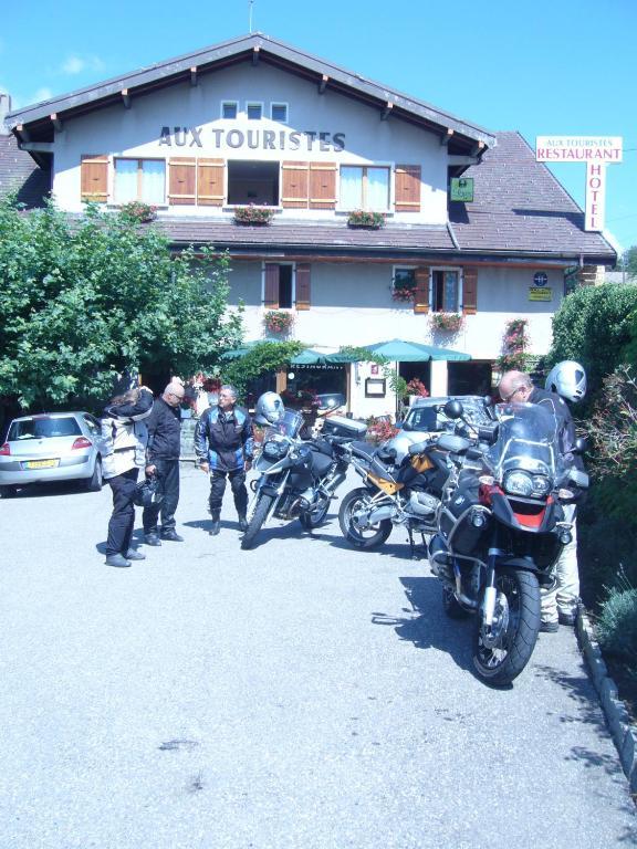 Hôtel Restaurant Aux Touristes Habère-Lullin Exterior foto