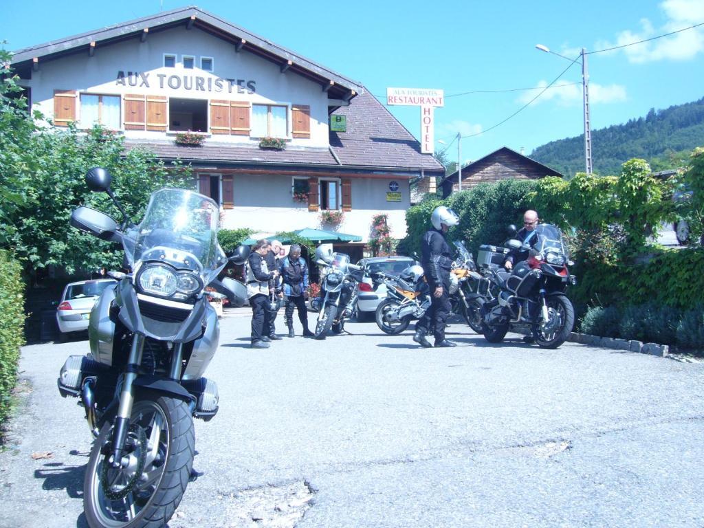 Hôtel Restaurant Aux Touristes Habère-Lullin Exterior foto